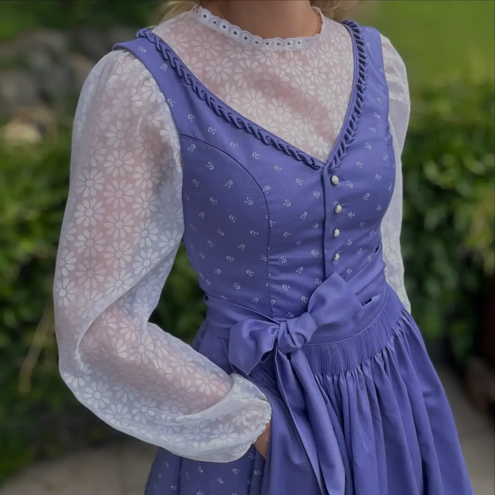 Maßgefertigtes Dirndl bzw. Trachtenkleid, Arbeit 5 von 60