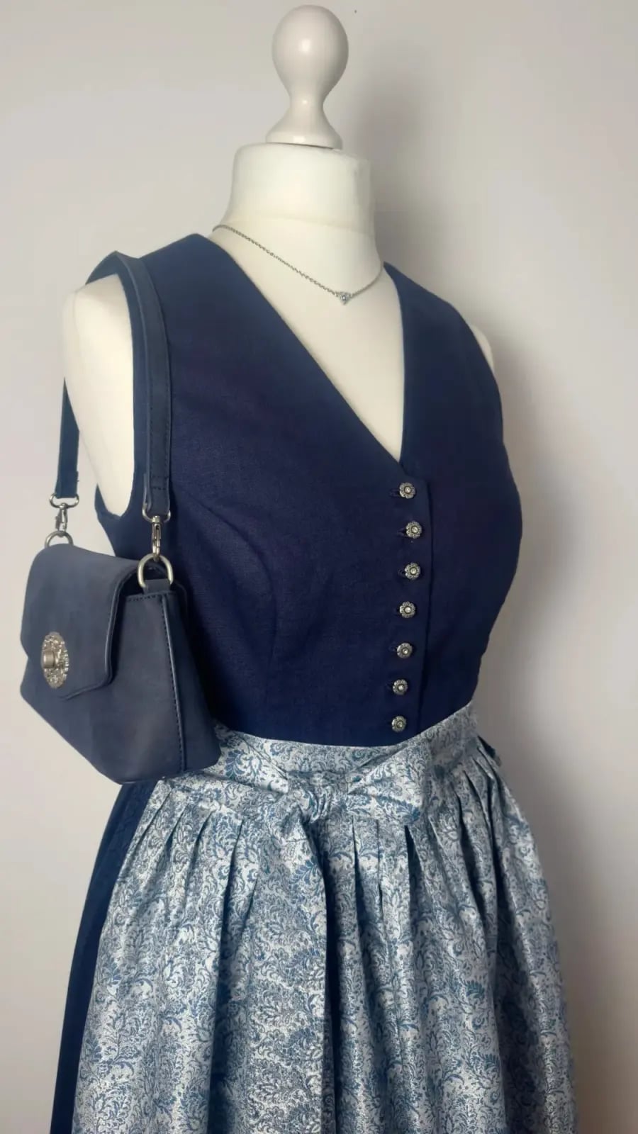 Maßgefertigtes Dirndl bzw. Trachtenkleid, Arbeit 14 von 60