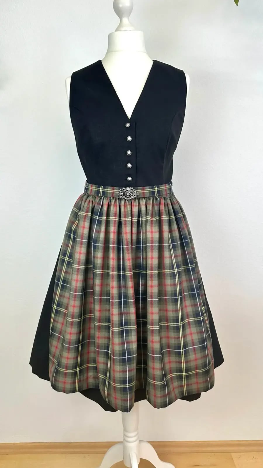 Maßgefertigtes Dirndl bzw. Trachtenkleid, Arbeit 28 von 60