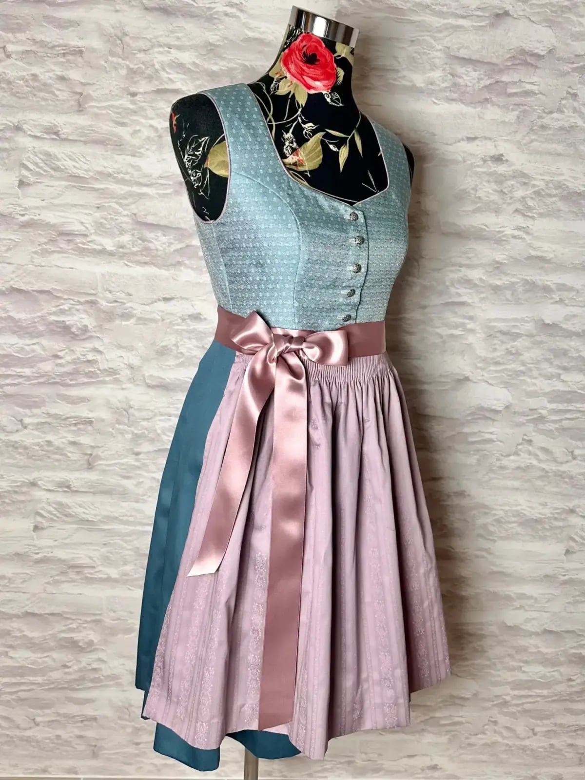 Maßgefertigtes Dirndl bzw. Trachtenkleid, Arbeit 29 von 60