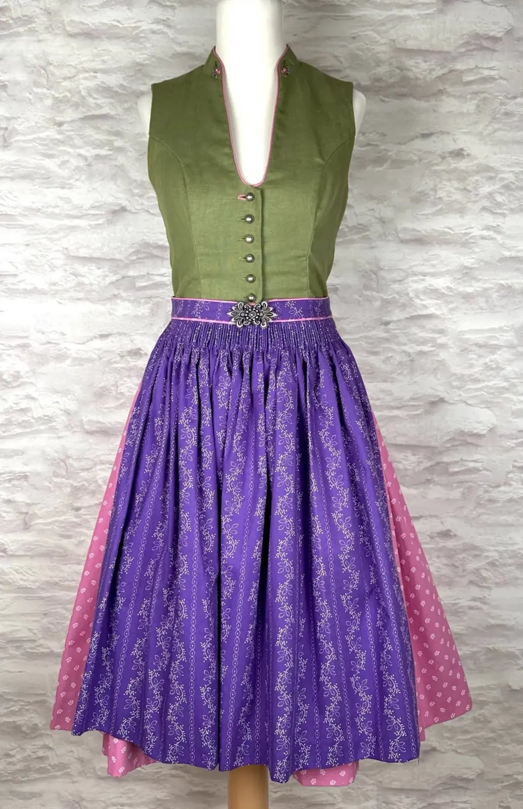 Maßgefertigtes Dirndl bzw. Trachtenkleid, Arbeit 32 von 60