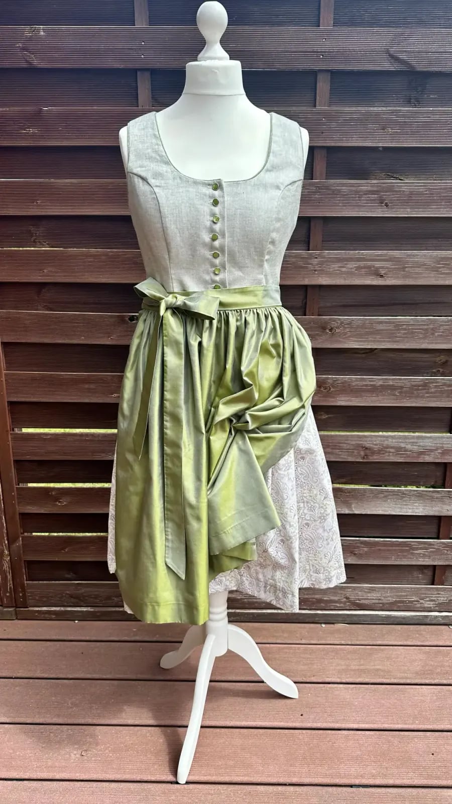 Maßgefertigtes Dirndl bzw. Trachtenkleid, Arbeit 42 von 60
