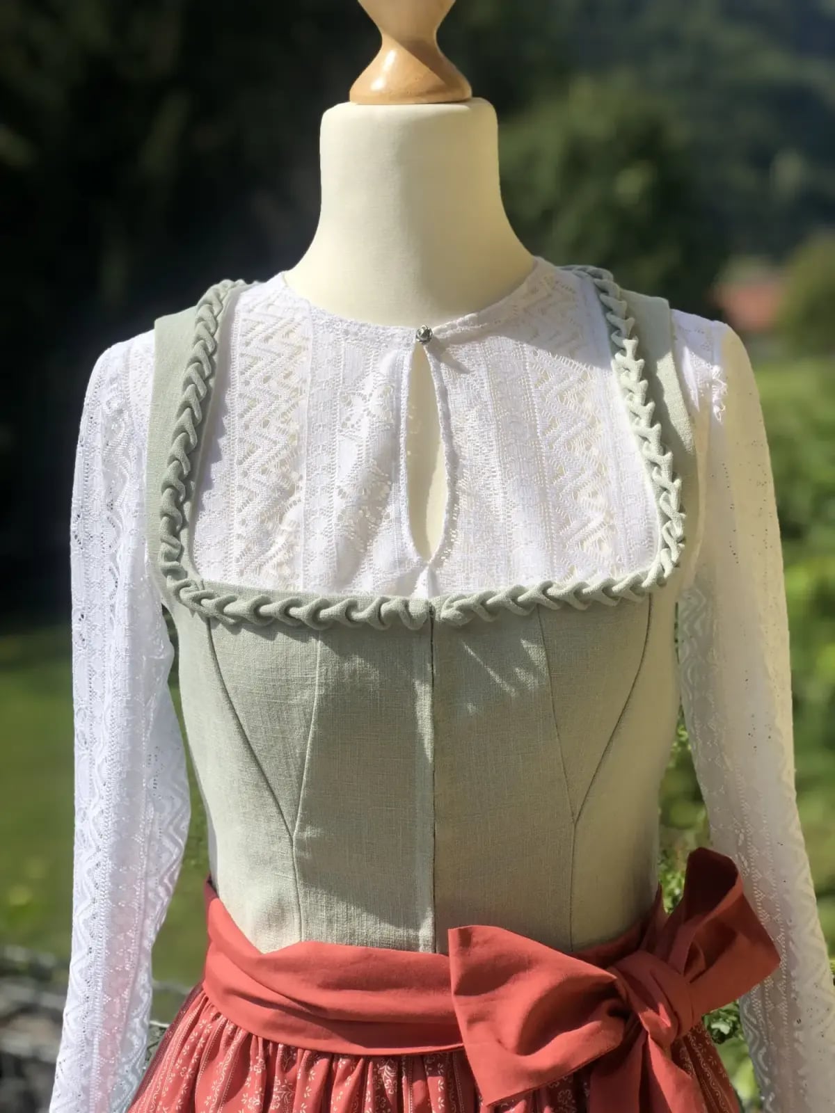 Maßgefertigtes Dirndl bzw. Trachtenkleid, Arbeit 53 von 60